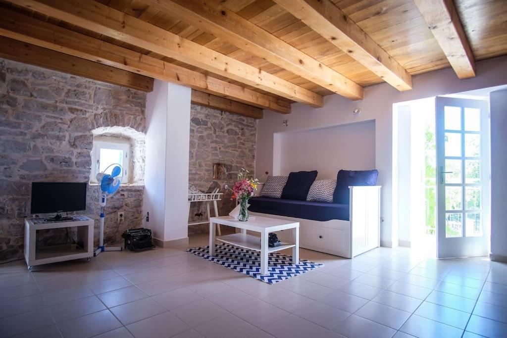 Stone House Kula Milica Villa Mala Cista ภายนอก รูปภาพ